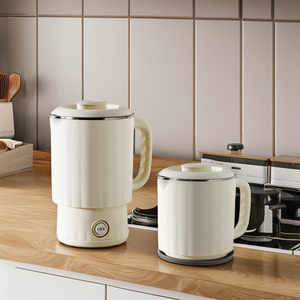 <span class=keywords><strong>Calentador</strong></span> <span class=keywords><strong>de</strong></span> agua <span class=keywords><strong>de</strong></span> tetera portátil 0.8L 600W 110/220V Hervidor eléctrico plegable para viaje Hogar Tetera Hervidor <span class=keywords><strong>de</strong></span> agua - Product Image 1