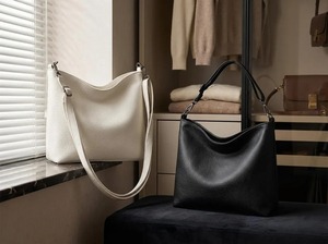Sac à bandoulière classique en cuir pour femmes, texture douce et port confortable, disponible au prix export - Vente flash - Product Image 4