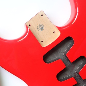 Corpo per Chitarra Elettrica ST in <span class=keywords><strong>Ontano</strong></span> <span class=keywords><strong>Rosso</strong></span> Fiesta con Finitura Lucida Donlis per Kit Elettrici SSS dalla Fabbrica Cinese Disponibile in Vari Colori - Product Image 2