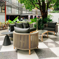 Table d'appoint extérieure multicolore à base conique, design contemporain, structure en aluminium, pour patio, jardin, café - Garantie 1 an