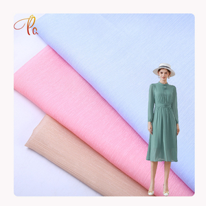 Tessuto Chiffon stropicciato di seta brillante In tessuto Chiffon lucido metallizzato Tessuti Crepe Rosa per abito - Product Image 1
