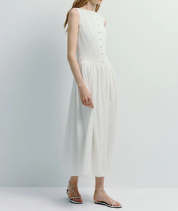 เดรสยาวทรงเอ สไตล์วินเทจ สำหรับผู้หญิง ใส่สบายในฤดูร้อน ระบายอากาศได้ดี สีพื้น ไหล่เปลือย แขนกุด แต่งกระดุม - Product Image 5