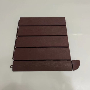 Panneaux de sol en PP effet bois pour bureaux et espaces commerciaux, absorption acoustique, remplacement facile, économique - Product Image 2