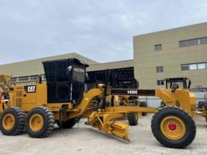 รถเกรดเดอร์มือสอง CAT 140H, รถเกรดเดอร์ Caterpillar 140H พร้อมห้องโดยสารติดแอร์, เครื่องจักรก่อสร้างถนนมือสองสำหรับโครงการทางหลวง - Product Image 1