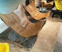 Chaise papillon pliable avec structure en métal, revêtement en cuir, acier thermolaqué C