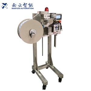 NY-857 automatica deossidante Gel di silice disseccante inseritore di sacchetti per imballaggio verticale orizzontale linea di produzione - Product Image 6