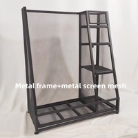 Support de rangement autoportant moderne et personnalisé pour sacs de golf en métal thermolaqué avec écran en maille pour les magasins de détail