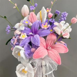 Hugging Bucket Flores Artificiales Mixtas <span class=keywords><strong>de</strong></span> Seda Hechas a Mano con Limpiapipas <span class=keywords><strong>de</strong></span> Flores <span class=keywords><strong>de</strong></span> Varilla Retorcida Estilo Moderno Día <span class=keywords><strong>de</strong></span> la Madre Navidad - Product Image 3