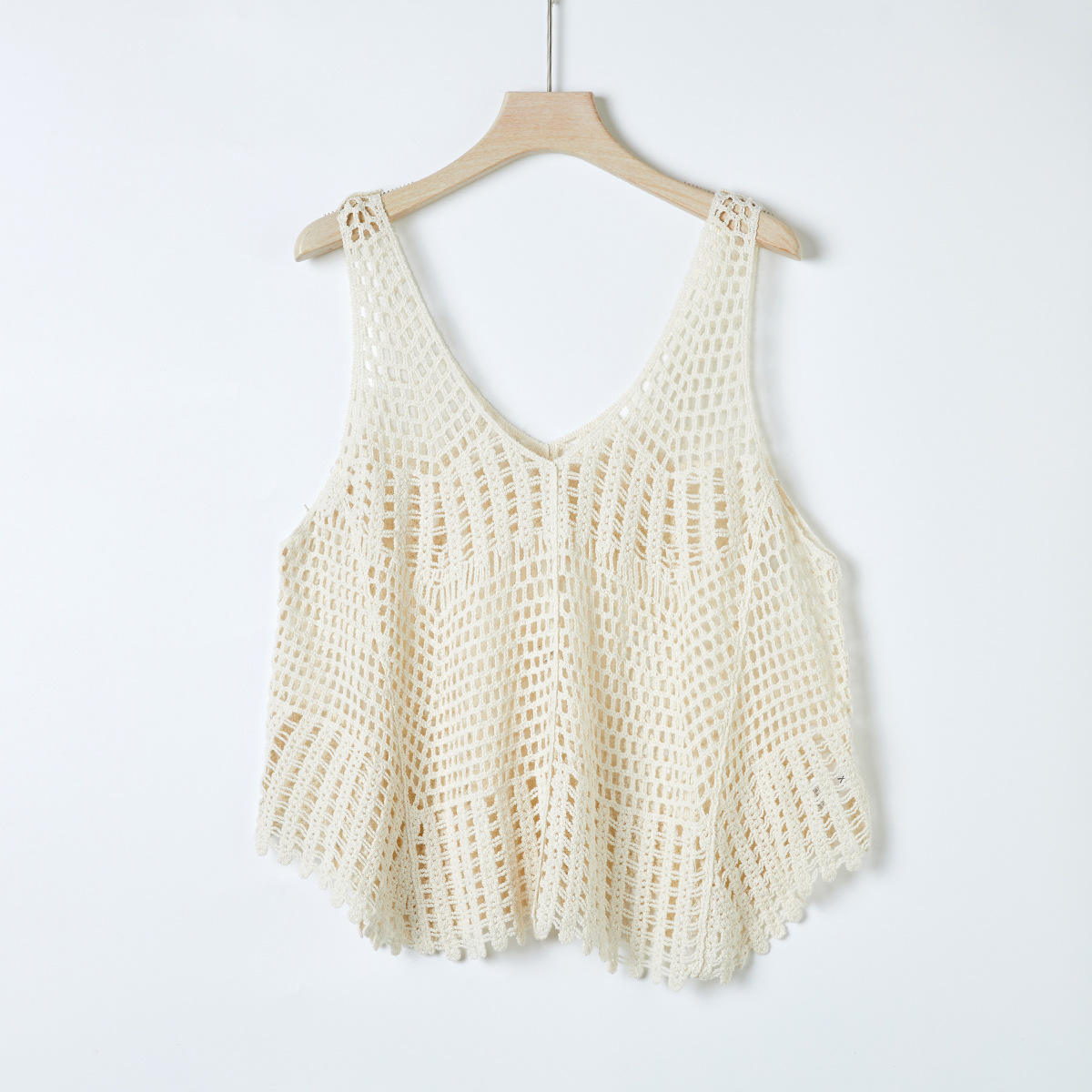 เสื้อคลุมสีขาวนวล