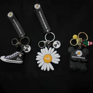 Pendant Keychain Little Daisy Keychain Pendant Tide Personality Bag Charm Couple Metal Key Ring Quan Zhilong Same Car Key Chain