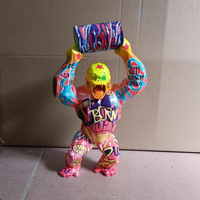 Nouveauté : Statue de gorille King Kong géométrique moderne peinte en or, tenant une bouteille de vin, 40 cm, décoration de table, artisanat en résine