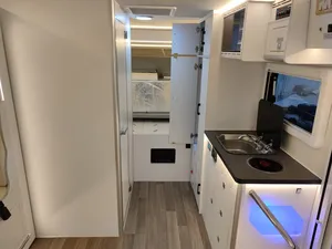 Autocaravana de Lujo Personalizada de Fábrica Aurovex, Nueva Camioneta Camper con Transmisión Manual, Combustible Diésel, Emisión Euro 5, 2000 kg - Product Image 6