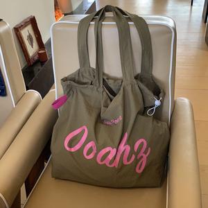 Sac fourre-tout à cordon personnalisé avec logo, grande capacité, en nylon froissé, 20 pouces, pour le voyage - Product Image 3