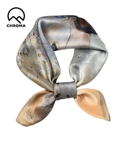 Foulard Quadrato da Donna 100% Seta di Gelso 70x70cm, <span class=keywords><strong>Elegante</strong></span> Ritratto Artistico sul Retro in <span class=keywords><strong>Blu</strong></span> e Giallo, <span class=keywords><strong>Sciarpa</strong></span> di Seta Personalizzata Unica e alla Moda - Product Image 2