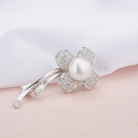Broche de perle d'argent en forme de fleur de haute qualité pour la décoration de robe