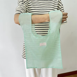 Sac fourre-tout en organza personnalisé avec logo imprimé directement en usine, sac fourre-tout en organza vert réutilisable et portable - Product Image 2