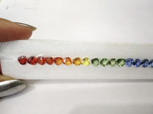 Saphir multi-couleurs cultivé en laboratoire, taille cœur, pierre précieuse pour la fabrication de bijoux, bracelets, bagues, colliers, facetté, dégradé de couleurs - Product Image 2