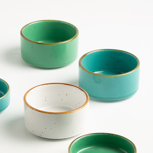 Plato Redondo Pequeño de Cerámica con Borde Moteado Rústico, Plato Compacto para Servir Sushi, Salsas y Aperitivos para Bistro y Comidas Familiares - Product Image 3