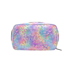 Pochette de rangement pour cosmétiques à imprimé léopard personnalisé, petite trousse de toilette de voyage avec fermeture éclair pour femmes - Product Image 2