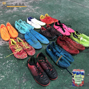 2022 venta al por mayor zapatos de segunda mano fardos mixtos zapatos de fútbol usados zapato de fútbol Americano para la venta - Product Image 2