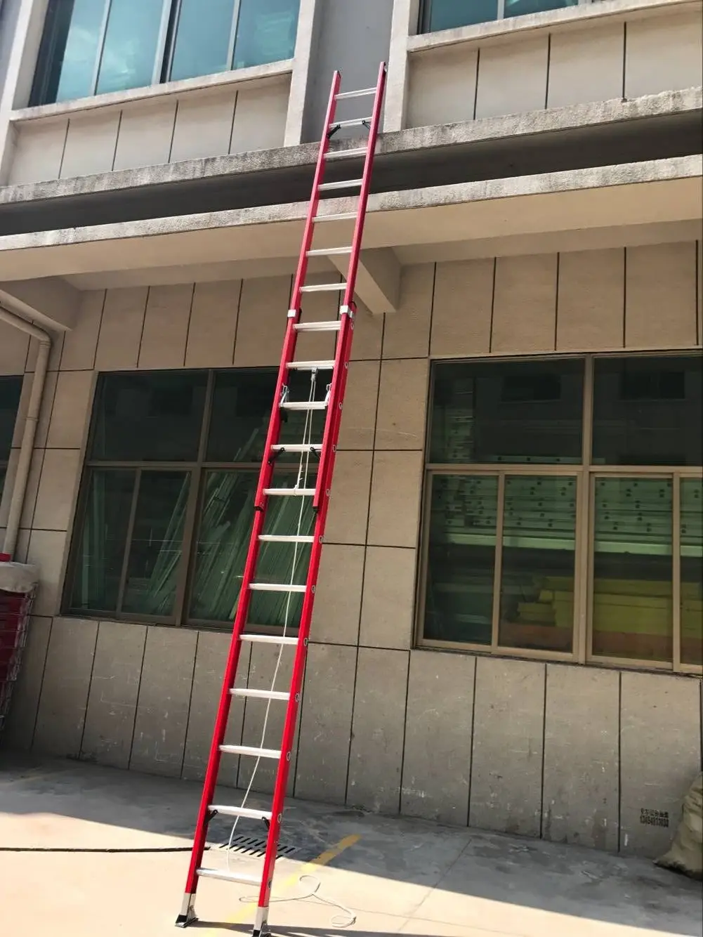 10m 9m 8m 7m scala telescopica del cavo di fuga antincendio FRP, scala della vetroresina di estensione dell'isolamento elettrico