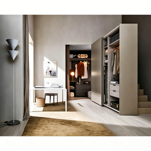 Système d'armoires Shaker blancs avec panneaux encastrés, poignées horizontales en laiton, section ouverte pour suspension, unités de tiroirs et armoire à portes vitrées - Product Image 6