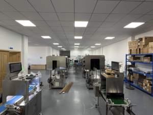 Detectie van defecten in glazen flessen: scheuren, inkepingen, bubbels, onzuiverheden, vreemde voorwerpen - Product Image 5