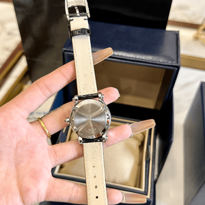 Reloj de Cuarzo Analógico Redondo con Correa de Cuero con Patrón de Cocodrilo, Esfera de Cristal, Elegante Reloj de Pulsera para Mujer, Uso Diario y de Negocios - Product Image 4