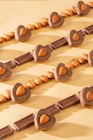Zhongbao Hoge Kwaliteit Gevriesdroogde Zwarte Chocolade Fruit Amandel Verse Zoete Smaak Bulk Kubus Vorm Natuurlijke Conservering Nieuwe 35G