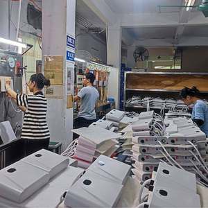 Calentador de ducha de agua caliente eléctrico compacto para fregadero de cocina de tamaño pequeño Diseño consciente del espacio para uso doméstico en hoteles LED - Product Image 2