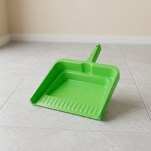 Corbeille à poussière en plastique durable Crown 236 pour le nettoyage des animaux (oiseaux et pigeons) - Product Image 2