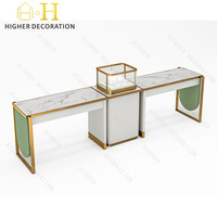 Comptoir de caisse mural personnalisé blanc pour kiosque à bijoux, vitrine de présentation pour bijouterie et horlogerie, design de magasin de bijoux