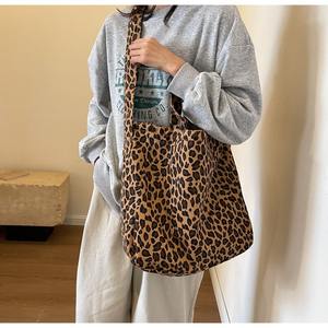 Bolso Tote de Lona con Estampado de Leopardo, Gran Capacidad, Cierre de Cremallera, para Mujer, Estilo 2025, para Todas las Temporadas, Hecho en Zhejiang - Product Image 1