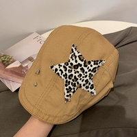 Casquette Newsboy Rétro Kaki Y2K Unisexe à Imprimé Léopard avec Patch Étoile et Rivets, Réglable, pour Usage Quotidien et Performance