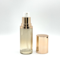 Offre Spéciale de luxe Golden Stairs Pompe et couvercle 35ml Fond de teint Golden Gradient Bouteille en verre