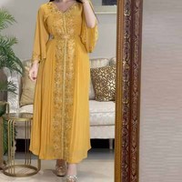 Robe de soirée longue pour femme en polyester brodée de sequins, avec des propriétés antistatiques et respirantes