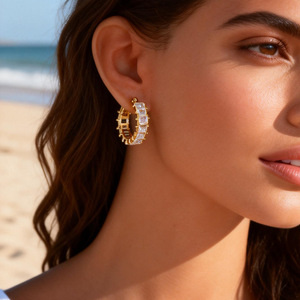 Pendientes de Aro con Baño de Oro de 18k, Incrustaciones de Circonita, Engaste Redondo, para Uso Diario - Product Image 1