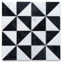 Mosaïque triangulaire en marbre blanc de Carrare et noir de Nero Marquina 3x3x4, polie