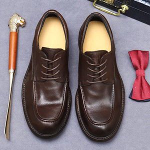 Zapatos hechos a mano de lujo pero con un estilo distintivo para hombre. Parte superior de cuero con suela de cuero. Zapatos de negocios a la moda. Estilo británico. - Product Image 3