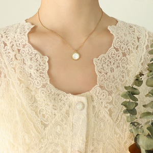สร้อยคอแฟชั่นฤดูร้อนประดับเปลือกหอยสีขาวทรงกลมสำหรับผู้หญิง - Product Image 2