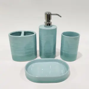 Sıcak satış mavi seramik banyo setleri dağıtıcılar sabunluk banyo aksesuarları seti formu ev veya otel banyo ürünleri