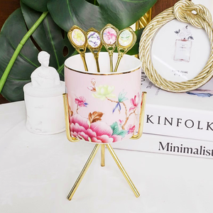 SFB114 Kit de mini-cuillères à manche motif floral rétro, lot de 4, cuillères à café en acier inoxydable doré avec boîte cadeau, pour la maison - Product Image 2