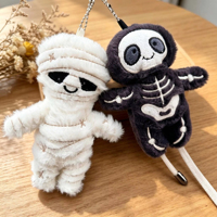 Porte-clés en peluche squelette mignon RJ, pendentif de sac en peluche doux, cadeau d'Halloween, accessoire pour sac à dos et voiture, jouets pour machine à griffes