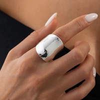 Bague large en métal incurvée irrégulière et lisse, style minimaliste, pour femme, tendance, dôme épais, accessoire de mode, cadeau