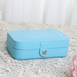 Estuche de Viaje Cuadrado para Joyas, Mini Organizador de Almacenamiento Portátil, Caja de Exhibición para Anillos, Aretes y Collares - Product Image 4