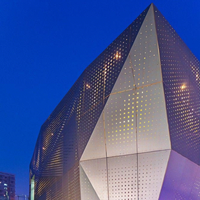 Panneau de façade en aluminium perforé, design creux, revêtement PVDF, pour la décoration extérieure des studios de danse et des salles de répétition