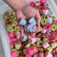Accessoires de bijoux DIY en gros : pendentifs, boucles d'oreilles, roses séchées naturelles, fleurs de roses en résine pour la décoration de bijoux