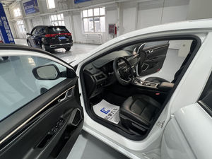 รถยนต์มือสองขายดี ปี 2021 ขึ้นไป 1.4T CVT รุ่นพรีเมียม Geely Emgrand GL - Product Image 4