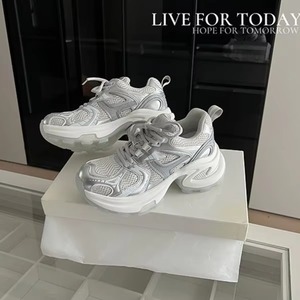 Sneakers polyvalentes pour femmes toutes saisons avec semelle épaisse et design respirant pour un usage décontracté - Product Image 3
