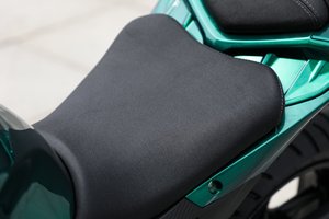 Moto de course JOSE DK-M 72V 5000W avec moteur central sans balais à transmission par chaîne, vitesse 120-130 km/h, charge utile 200 kg - Product Image 6